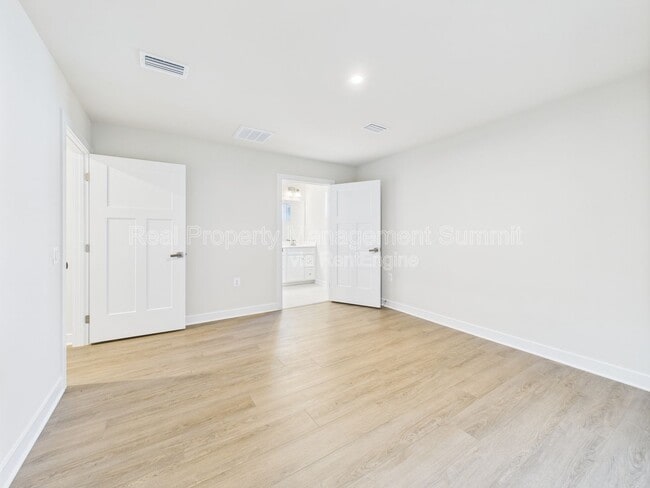 Building Photo - 4711 Hardwell St