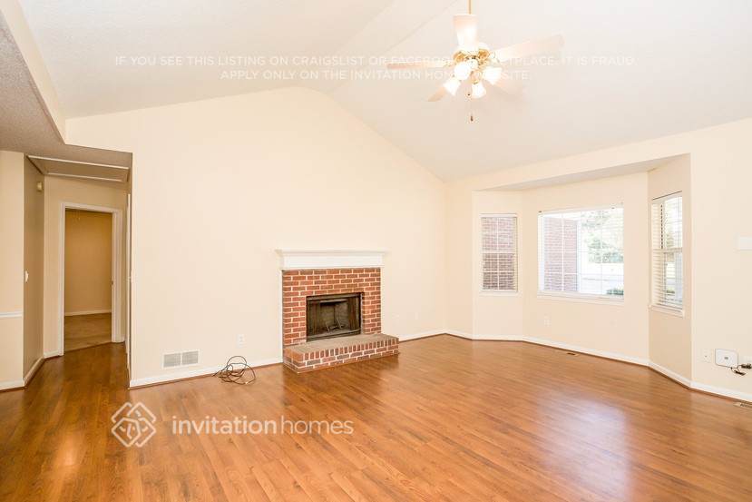 Building Photo - 270 Princeton Way
