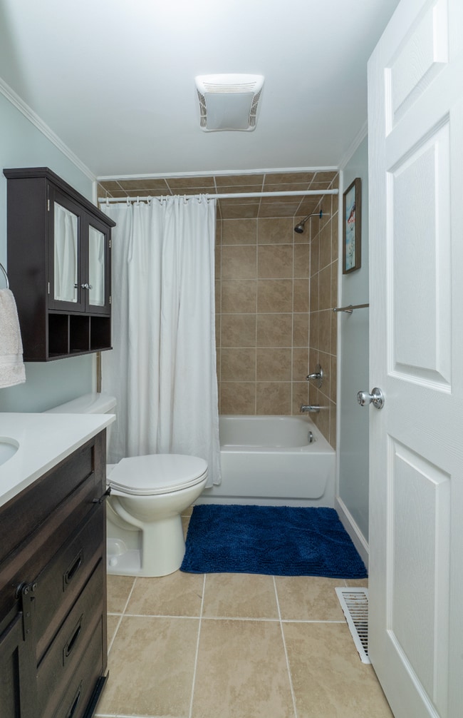 Building Photo - Long-Term/Mid-Term/Short-Term rental, Foxc...