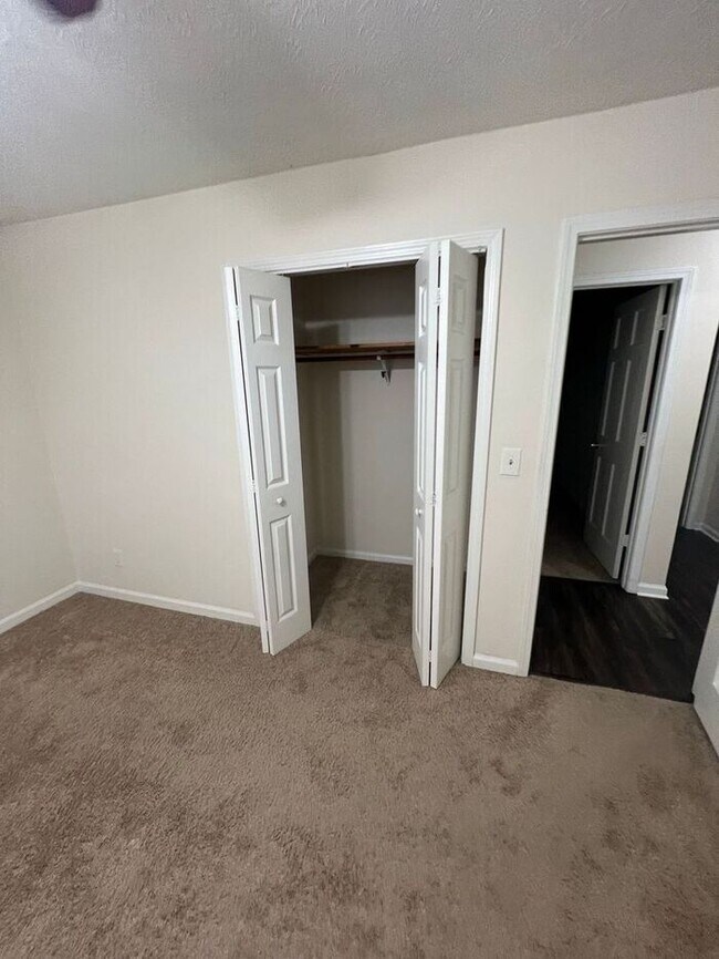 Building Photo - Finally 2 bedroom 1 bath ranch duplex available in Lawrenceville!!!