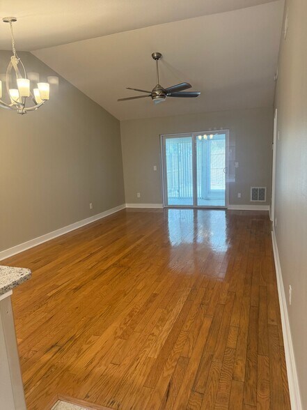 Building Photo - 1135 Dover Ct