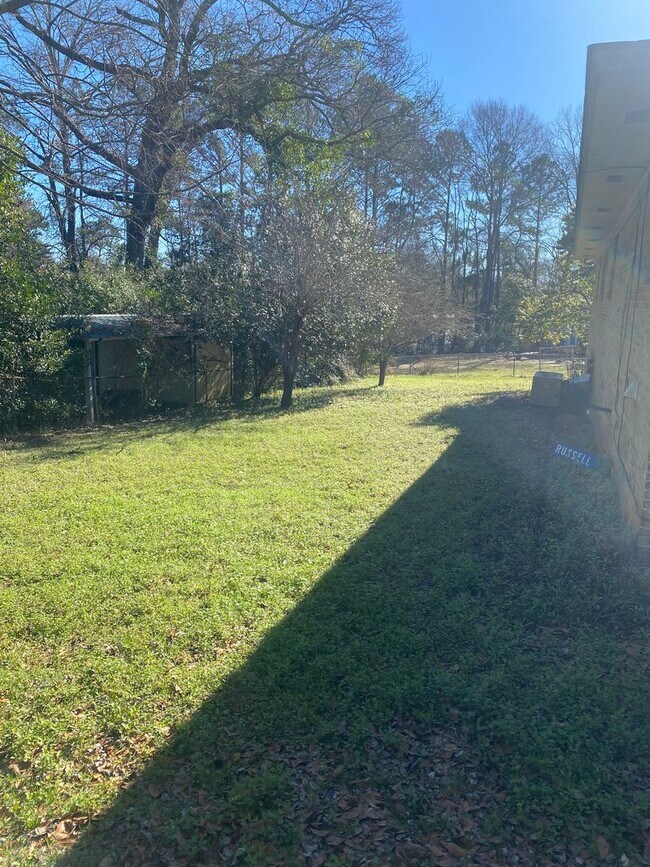 Building Photo - Martin Heights!