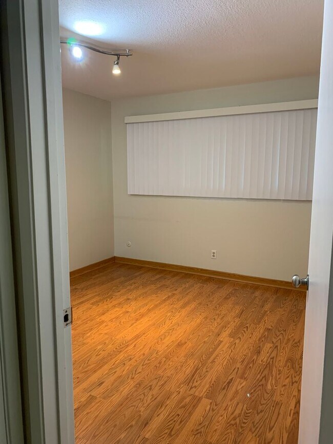 Building Photo - SINGLE STORY CONDO LOCATED IN NORTHEAST DAVIS