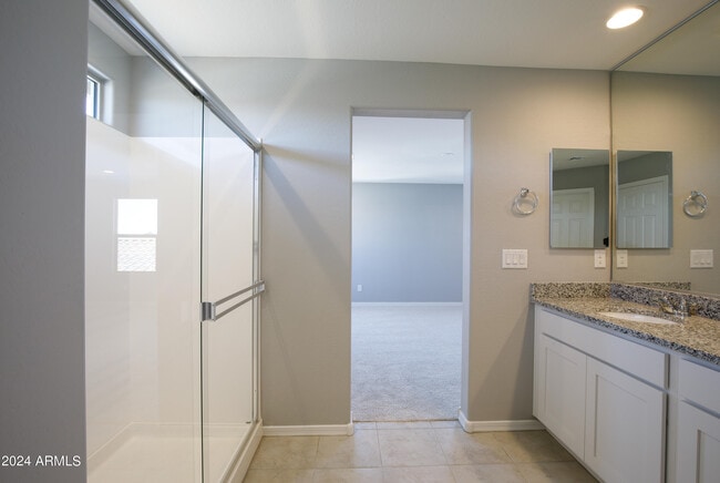 Building Photo - 8956 W Luke Ave