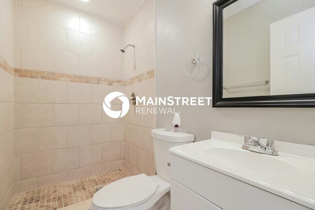 Building Photo - 3 Bedroom Pet-Friendly Home in Orlando, FL with Main Street Renewal