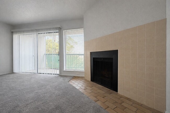 Building Photo - 2822 S Bartell Dr