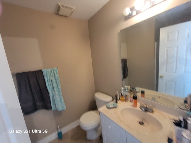 Building Photo - Only 1/4 mile to Duke University. 1/2 off the 1st month's rent.