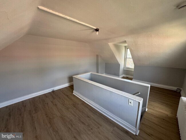 Building Photo - 729 E Haverford Rd