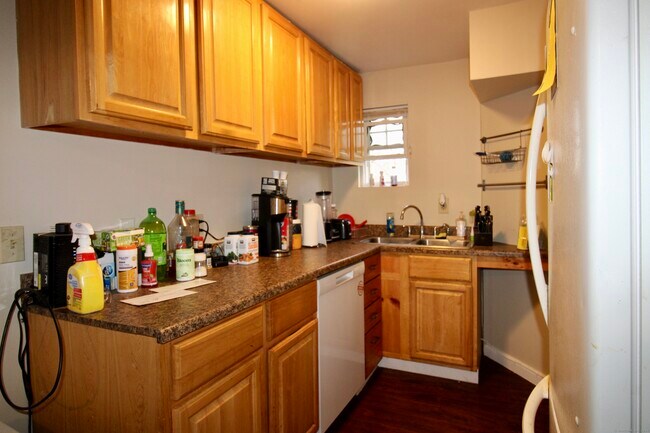 Building Photo - 38 Denison Ave