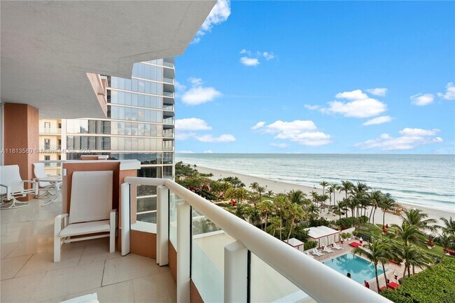 Building Photo - 17875 Collins Ave