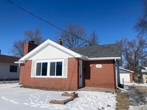 Building Photo - Newly updated 2 bedroom 1 bathroom home