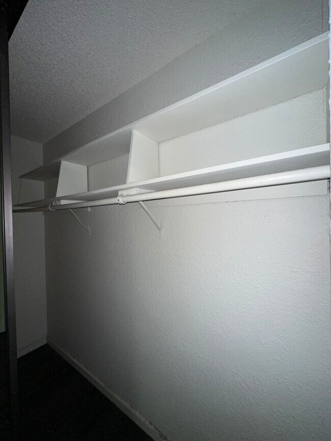 Building Photo - 9121 Nasreen Dr