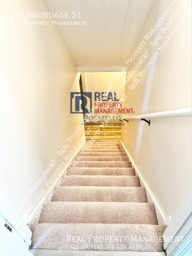 Building Photo - 719 Brundage St