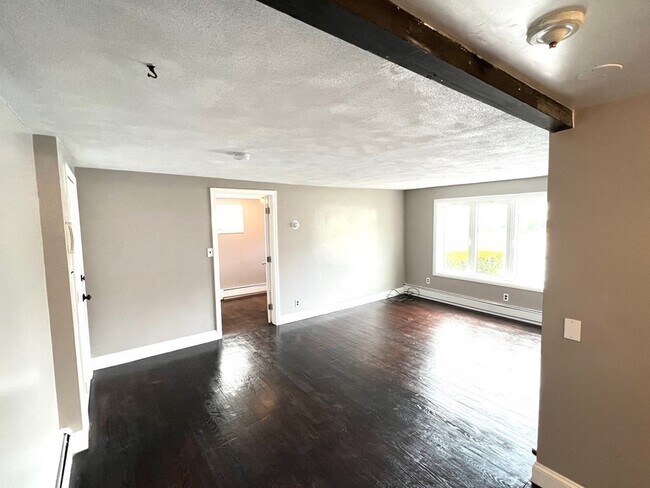 Building Photo - 150 Locust St