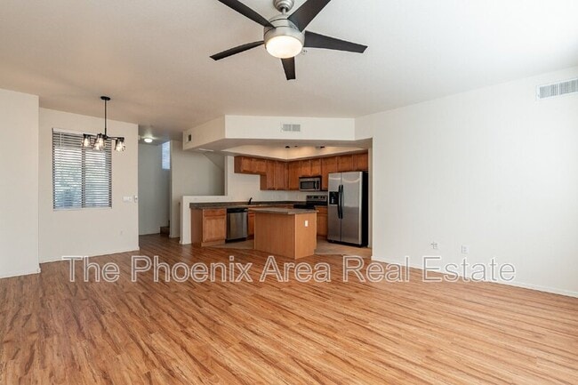 Building Photo - 2401 E Rio Salado Pkwy