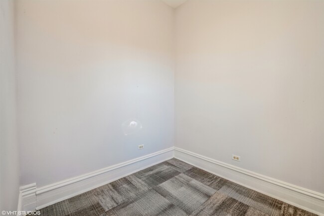 Building Photo - 3235 N Albany Ave