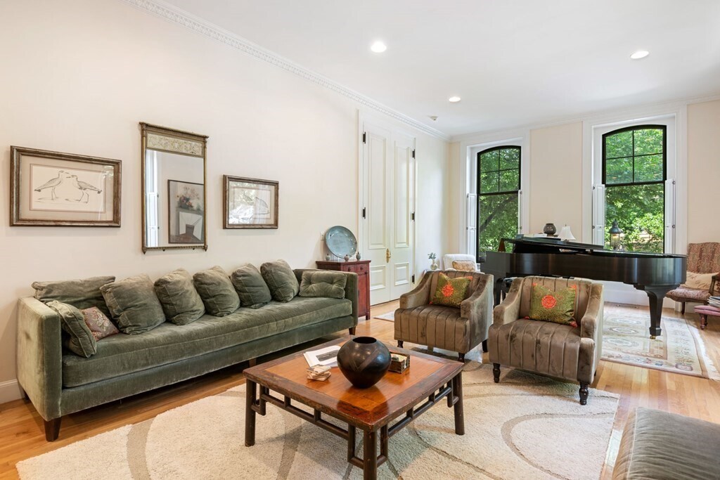 Building Photo - 5 Monument Sq