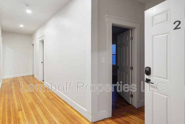 Building Photo - 28 Clark St