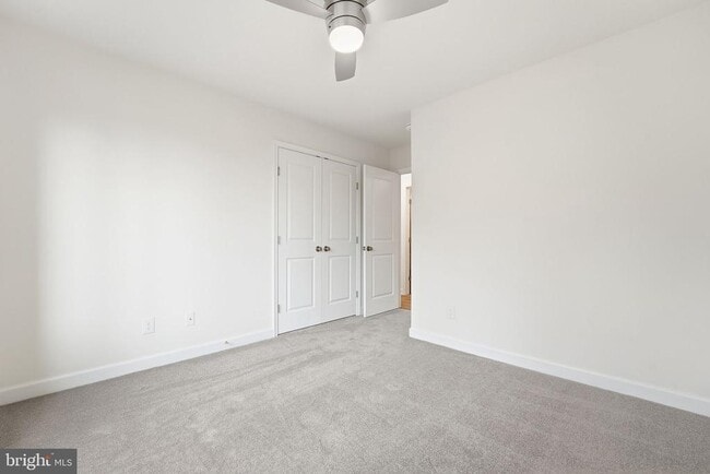 Building Photo - 139 Oak View St