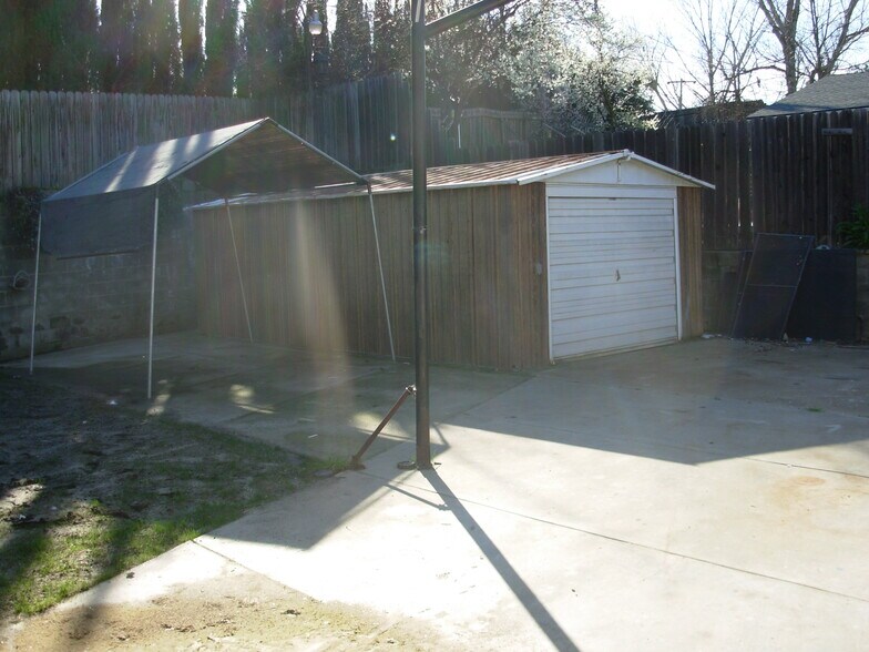 Building Photo - 8762 Kurts Ct