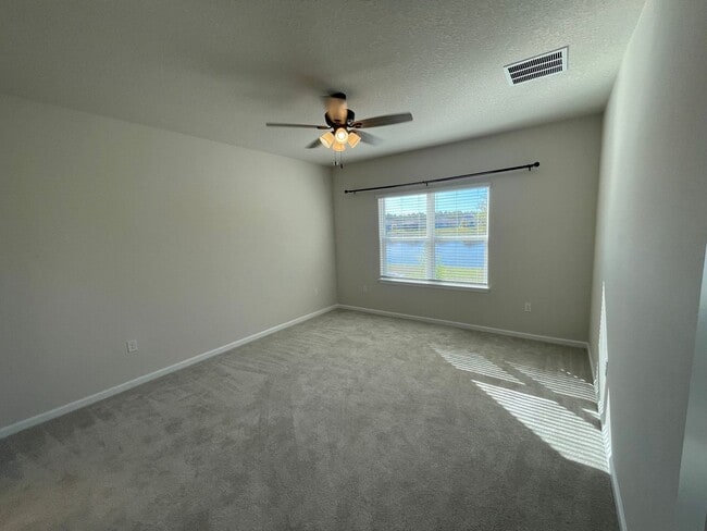 Building Photo - Beautiful 4 Bedroom 2 Bathroom home in Eagle Crest community