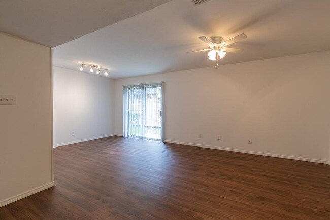 Building Photo - 5506 Grover Ave