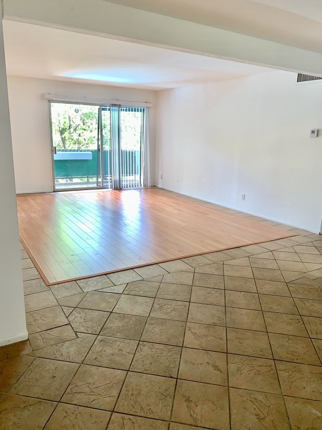 Building Photo - 5460 White Oak Ave