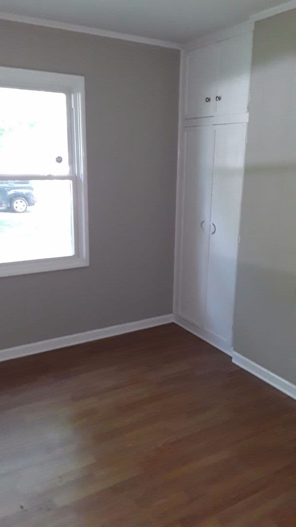 Building Photo - 3Bedroom, 1 Bath house AVAILABLE NOW. $170...