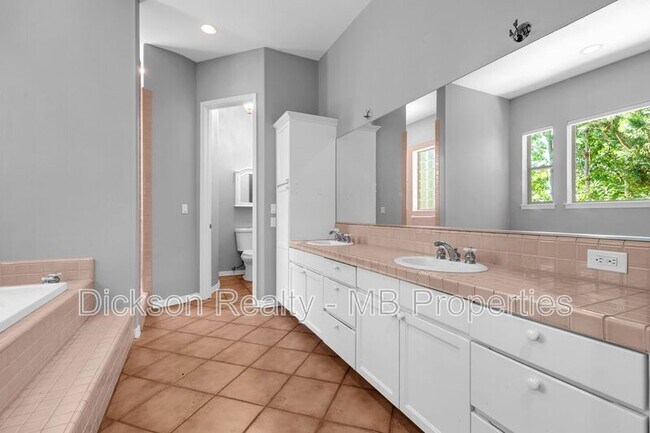 Building Photo - 4440 Juniper Trail