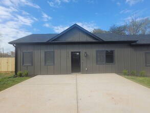 Building Photo - 1214 Pearl St