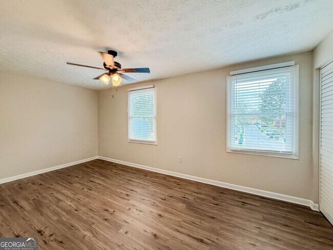 Building Photo - 1884 Shenandoah Valley Ln