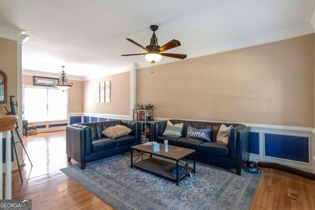 Building Photo - 4000 Hogans Mill Ln