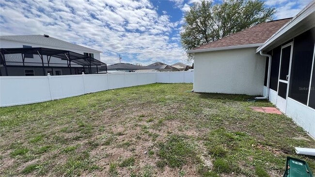 Building Photo - 485 Martigues Dr