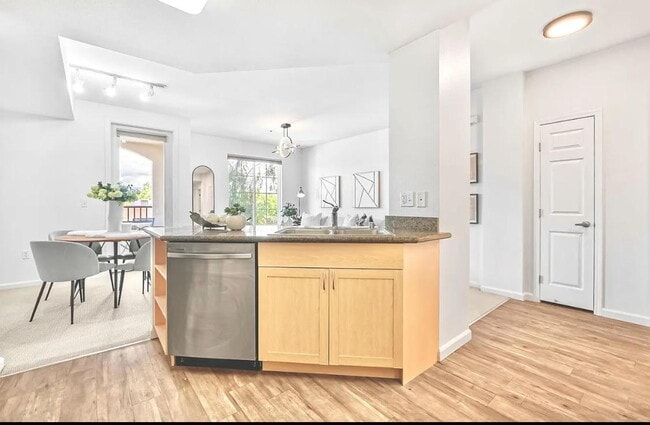 Building Photo - "Chic 1-Bed Oasis in San Jose with Hardwoo...