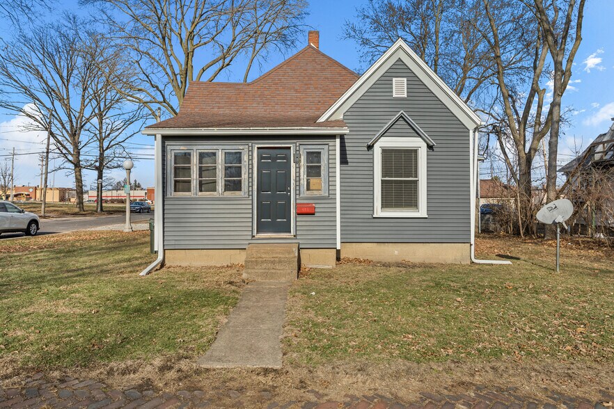 Building Photo - 402 E Elm St