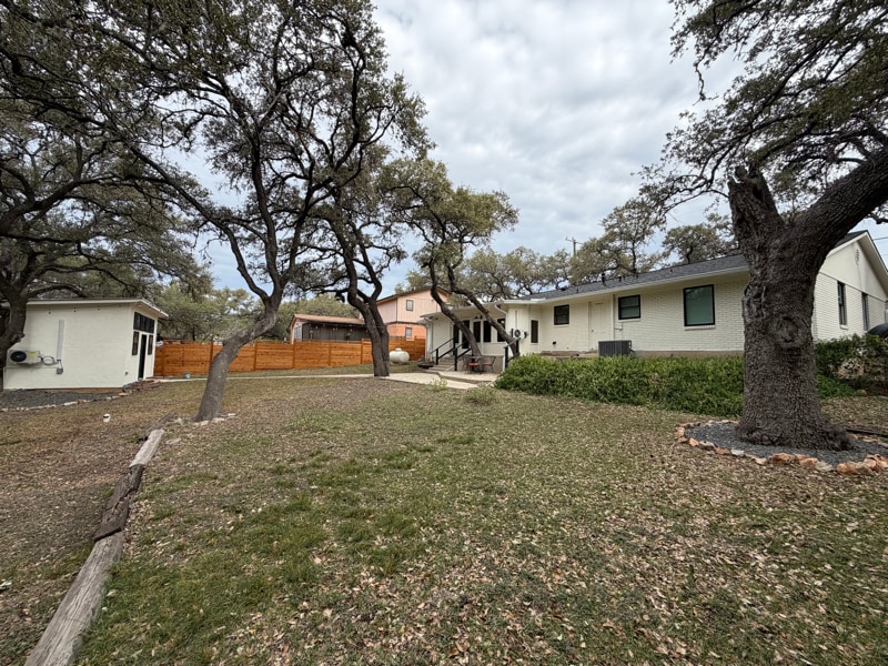 Building Photo - 2010 Parhaven Dr