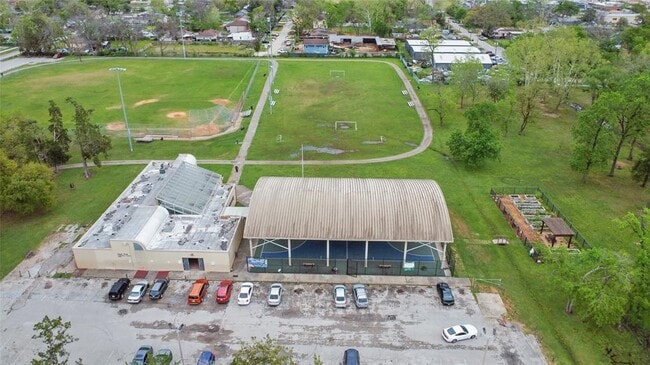 Building Photo - 9902 Clark Rd