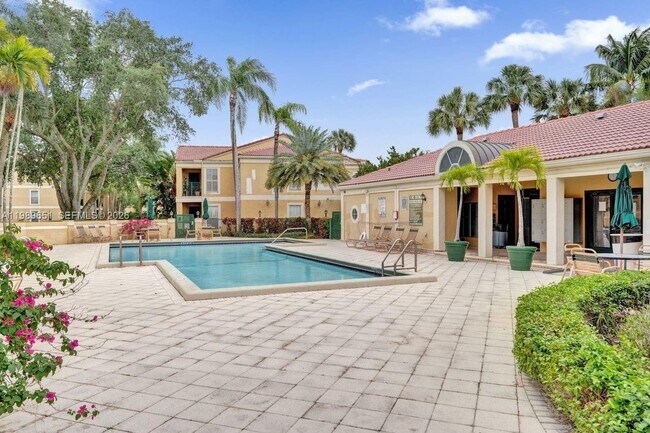 Building Photo - 949 Riverside Dr