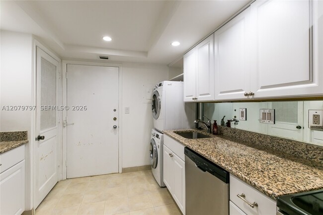 Building Photo - 2100 S Ocean Dr