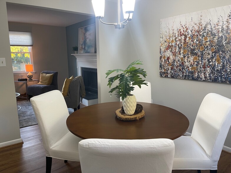 Dining Room - 9705 Glen Ave