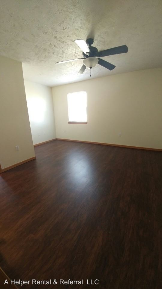 Building Photo - 647 Eastmont Rd