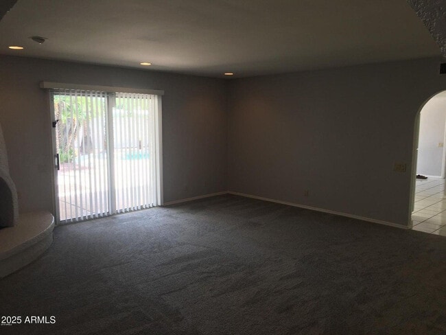 Building Photo - 5623 E Aster Dr
