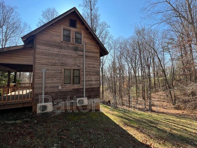 Building Photo - 225 Grandview Rd