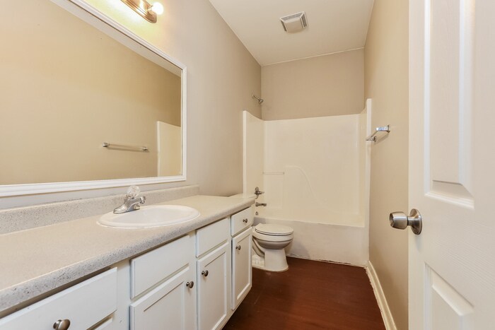 Building Photo - 3204 Cloverridge Dr