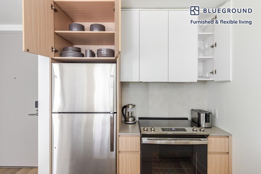 Building Photo - 240 3rd Ave