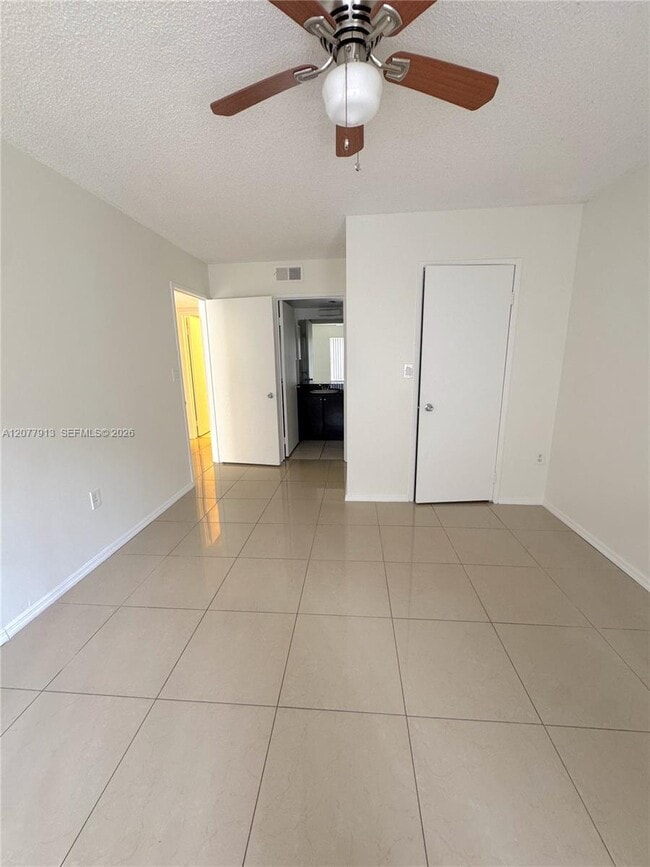 Building Photo - 3252 Coral Lake Ln