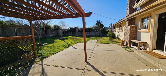 Building Photo - Orcutt Single Story Ranch Style Home with ...