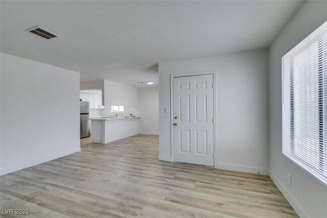 Building Photo - 6932 Kilgore Dr