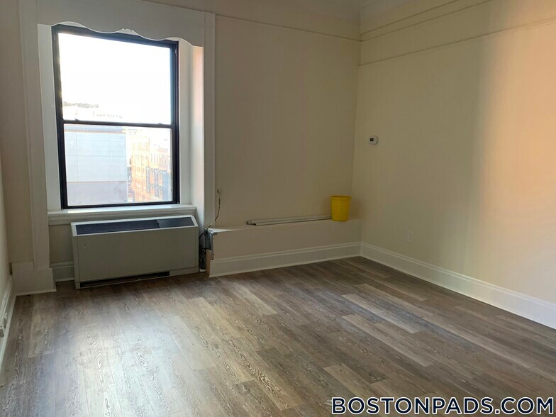 Building Photo - 62 Boylston St