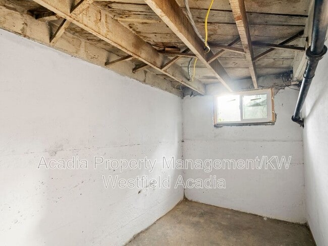 Building Photo - 3002 Porter Ave